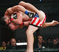 Vitor Vianna garante vaga nas semifinais do GP do Bellator Aconteceu neste sábado (17), em Hollywood, a edição de número 50 do Bellator. O evento marcou início do torneio de pesos médios da organização, onde o vencedor terá a chance...