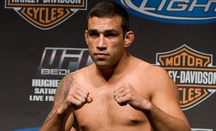 Depois de fazer campanha no Twitter, finalmente Fabricio Werdum teve seu desejo atendido. O gaúcho foi recontratado pelo UFC, conforme notícia divulgada em primeira mão pelo site MMAWeekly. Werdum aproveitou...