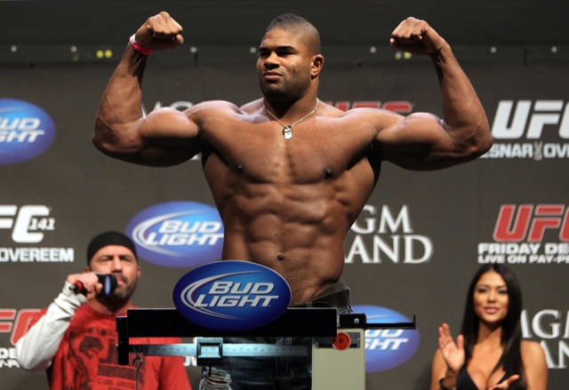 Overeem acerta com Blackzilians e treina com Gesias e Jorge Santiago O holandês Alistair Overeem está de casa nova. O ex-campeão do Strikeforce, que recentemente deixou a equipe Golden Glory, acertou contrato com a Blackzilians, mesmo time dos brasileiros Gesias Cavalcante e...