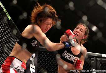 Cris Cyborg ficou afastada do MMA por mais de 500 dias, mas a brasileira comprovou na noite deste sábado (17), que ainda é a melhor lutadora de MMA do mundo....