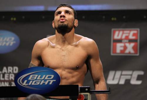 O peso leve Fabrício Morango tem seu retorno ao octógono agendado para o dia 7 de junho, no UFC 148, contra Melvin Guillard. Mas na noite desta terça-feira (17), o lutador...