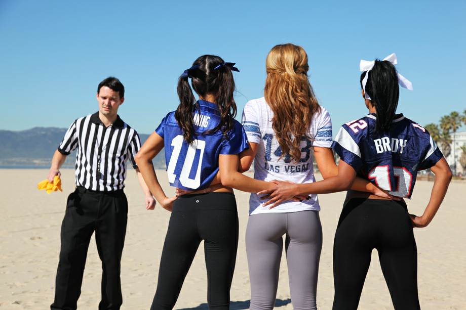 O Super Bowl é o grande evento esportivo dos Estados Unidos e as belas ring girls do UFC entraram no clima da final do futebol americano. As musas Arianny Celeste,...