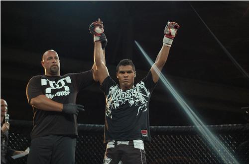 Entrevista com Leonardo Peçanha: “Quem não irá esquecer desta luta será o Jorge Santiago” Acontece nesta sexta-feira (2), no Texas, a edição de número 21 do Titan Fighting Championship. A atração principal do show ficará a cargo dos brasileiros Jorge Santiago e Leonardo Peçanha....
