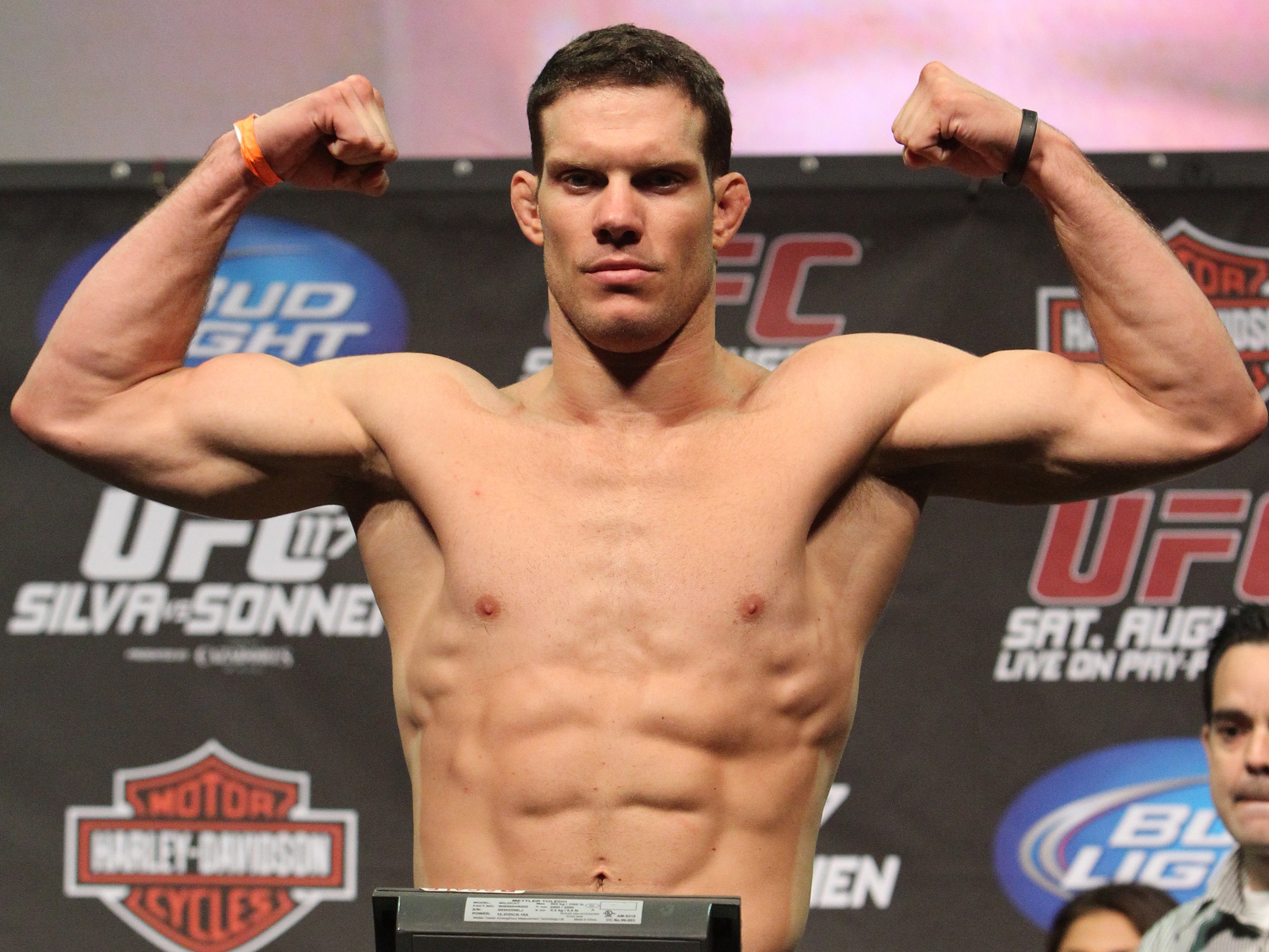 Ricardo Cachorrão será um dos juízes do UFC on Fox 3 Depois de se aposentar do MMA, em 2011, Ricardo Cachorrão nunca escondeu o desejo de ajudar no desenvolvimento do esporte e, principalmente, no melhor julgamento dos juízes laterais. E após...