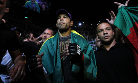 Rodrigo Minotauro participa da “Dança dos Famosos” 2012 Com luta marcada contra Cheick Kongo, no UFC 149, o brasileiro Rodrigo Minotauro tem um novo compromisso em sua agenda. O peso pesado foi confirmado, nesta quinta-feira (3), no quadro “Dança...