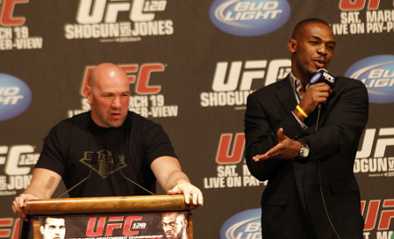 Jon Jones terá um novo – e único – patrocinador na luta contra Rashad Evans, no UFC 145. Em atitude inédita, o UFC anunciou que vai patrocinar o campeão da...