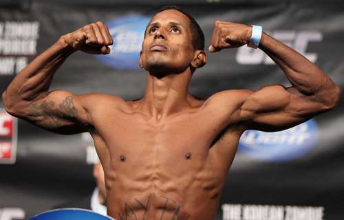 UFC on Fuel 3: Johnny Eduardo e Rafael dos Anjos vencem e quebram jejum brasileiro Sem conquistar uma vitória no UFC há três meses, o Brasil quebrou o incomodo jejum no UFC on Fuel 3, evento realizado, nesta terça-feira (15), em Fairfax, nos Estados Unidos....