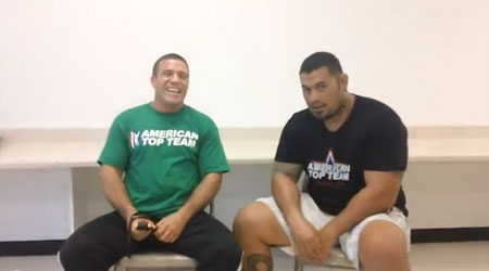 Blog do Stefane Dias: Vídeo Entrevista com Mark Hunt Confira o novo post de Stefane Dias em seu blog no SUPER LUTAS. O preparador físico da American Top Team entrevista o neozelandês Mark Hunt, que estará em ação no UFC...