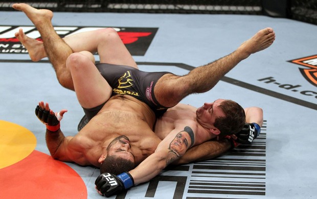 Toquinho elogia Belcher: “Meu oponente foi melhor” O brasileiro Rousimar Toquinho chegou ao UFC on FOX 3, evento realizado no último sábado (5), em Nova Jérsei, com a possibilidade de chegar ao topo da categoria de pesos...