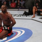 Jon Jones comemora vitória sobre Rampage (Foto: Getty Images)