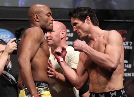 Anderson (esq.) e Sonnen (dir.) protagonizaram grande rivalidade nos últimos anos. Foto: Divulgação/UFC