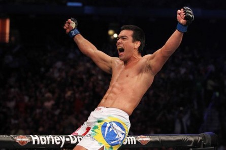 L.Machida (foto) venceu em sua primeira luta no Brasil desde 2006. Foto: Josh Hedges/UFC