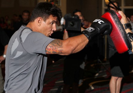 Frank Mir recebeu novamente permissão para TRT. Foto: Josh Hedges/UFC