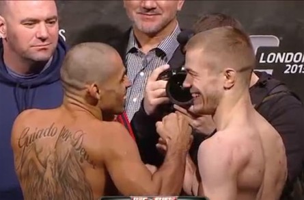 R. Barão (esq.) encara M. McDonald (dir.) na pesagem do UFC on FUEL 7. Foto: Reprodução/Youtube