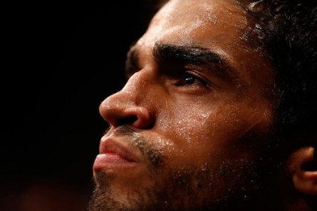 T. Tavares foi pego no exame antidoping do UFC São Paulo e está fora por nove meses. Foto: Josh Hedges/UFC