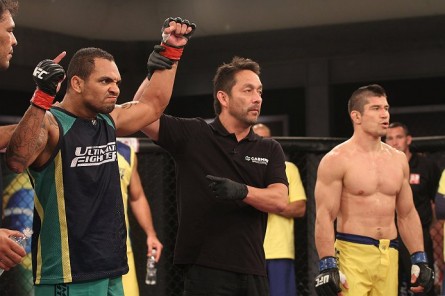 Besouro (left) during TUF Brasil 2. Photo: Disclosure/UFC