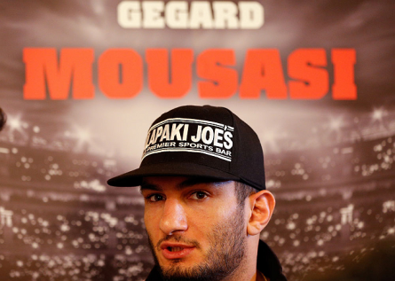 G. Mousasi hoje é o nono colocado entre os meio-pesados pelo ranking do UFC. Foto: Josh Hedges/UFC