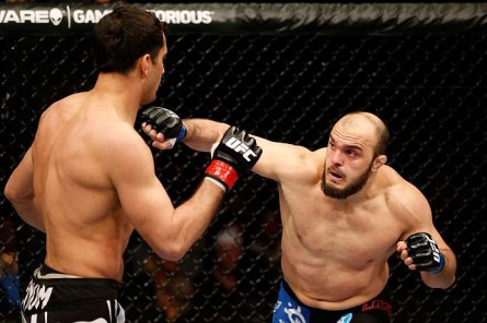 Latifi (direita) enfrenta Diabaté em março. Foto: Josh Hedges/UFC