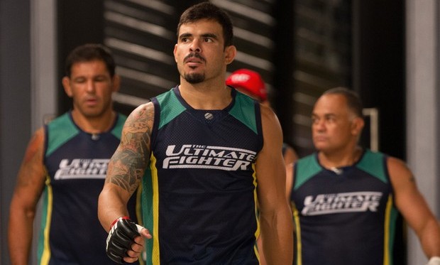 T. Jambo (centro) durante sua participação no TUF Brasil 2. Foto: Divulgação/UFC