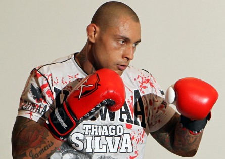 "Rei da Marra" T. Silva (foto), volta a lutar em janeiro. Foto: Josh Hedges/UFC