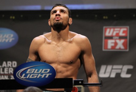 Morango (foto) é mais um brasileiro confirmado no UFC 168. Foto: Josh Hedges/UFC