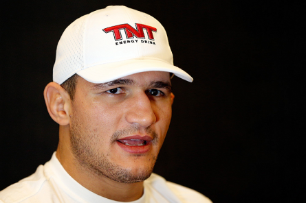 J.dos Santos (foto) garantiu que corte sofrido já não o incomoda mais. Foto: Josh Hedges/UFC