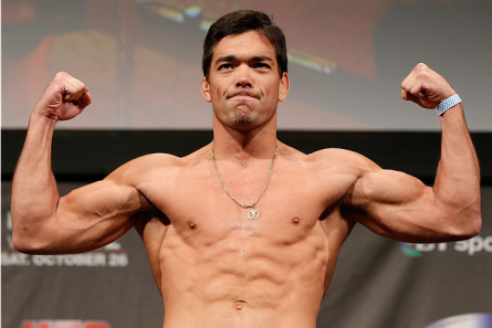 L. Machida (foto) aparece tanto no ranking de pesos médios quanto no de meio-pesados. Foto: Josh Hedges/UFC