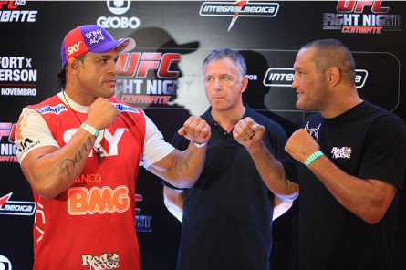 V.Belfort (esq.) e D.Henderson (dir.) se enfrentam neste sábado (9). Foto: Weimer Carvalho/UFC
