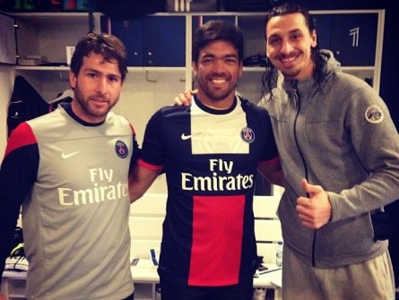 Lyoto (ao centro) juntamente com Maxwell (esq.) e Ibrahimovic (dir.). Foto: Reprodução/Instagram
