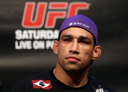 Werdum deverá esperar pelo retorno de Velasquez ao UFC. Foto: Josh Hedges/Zuffa LLC