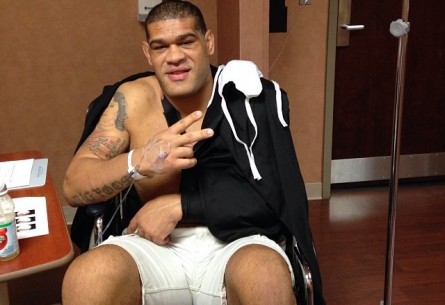 A. Pezão (foto) após cirurgia no ombro esquerdo. Foto: Reprodução/Instagram