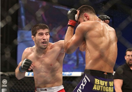 Khabilov (esq.) quer enfrentar Henderson no UFC 173. Foto: Divulgação/UFC