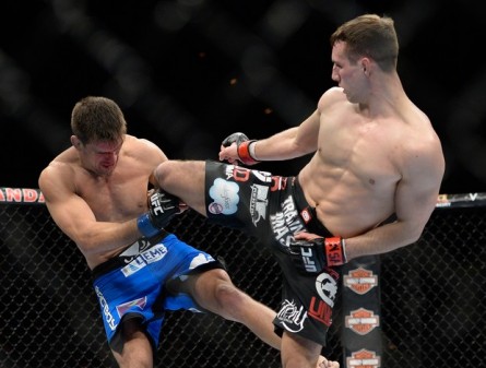MacDonald (dir.) levou a melhor sobre Demian no UFC 170. Foto: Divulgação/UFC