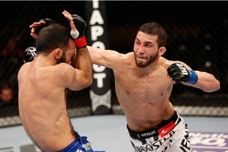 Ozkilic (dir.) não poderá lutar no UFC em Abu Dhabi. Foto: Josh Hedges/Zuffa LLC