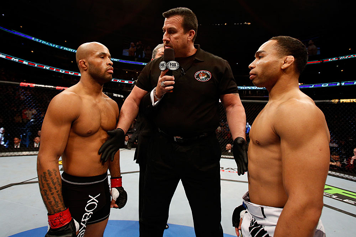 Johnson (esq.) e Dodson (dir.) farão revanche no UFC 191. Foto: Josh Hedges/UFC