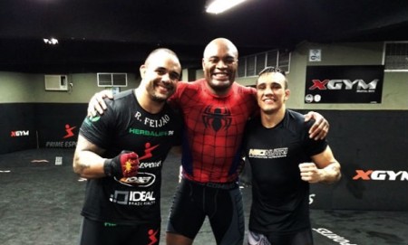 Feijão (esq.) e Anderson (centro) treinam no RJ. Foto: Reprodução/Instagram