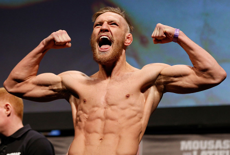 C. McGregor (foto) já chegou ao top 10 dos penas. Foto: Josh Hedges/UFC