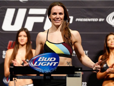 Davis (foto) enfrentará a campeã Rousey no UFC 175. Foto: Josh Hedges/Zuffa LLC