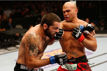 Brown (esq.) e Lawler (dir.) lutaram no UFC on FOX 12. Foto: Josh Hedges/UFC