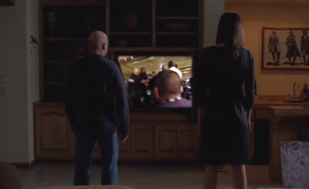 Personagens de Breaking Bad assistem à briga entre Jones e Cormier. Foto: Reprodução/YouTube