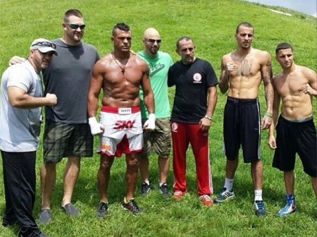 Provocado por Weidman, Belfort divulga primeira foto sem camisa após fim do TRT