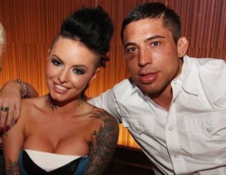 War Machine (right) was arrested in California for assaulting Christy Mack (left). Photo: Reproduction/Facebook