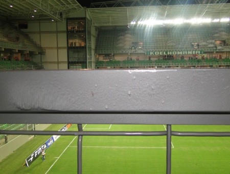 Visão da arquibancada superior do Independência; visão parcial foi polêmica no futebol. Foto: Reprodução/Twitter