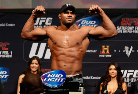 Overeem (foto) bateu 116 kg na pesagem do UFC 169. Foto: Josh Hedges/Zuffa LLC