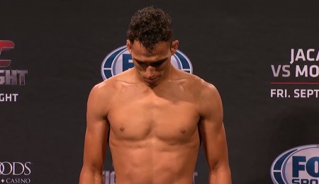 Do Bronx (foto) não bateu o peso para o UFC FN 50. Foto: Reprodução/YouTube