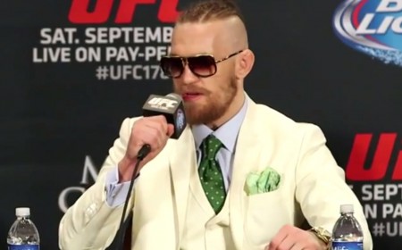 C. McGregor exibiu um estilo irreverente durante a coletiva do UFC 178. Foto: Reprodução/YouTube