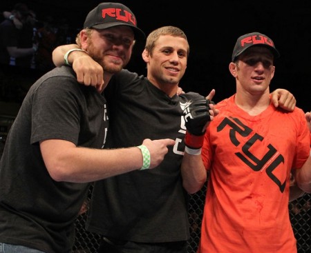 Faber (centro) e Dillashaw (dir.) treinam juntos na Team Alpha Male. Foto: Josh Hedges/UFC