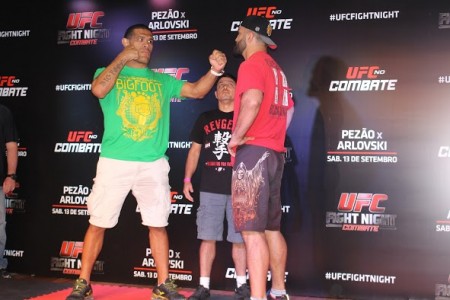 Pezão (esq.) e Arlovski (dir.) fazem a luta principal do UFC Brasília. Foto: Lucas Carrano/SUPER LUTAS