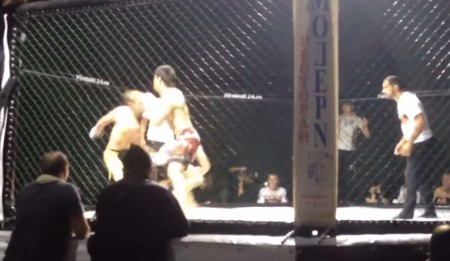 Sozinho, russo nocauteia dois adversários em três segundos. Assista!