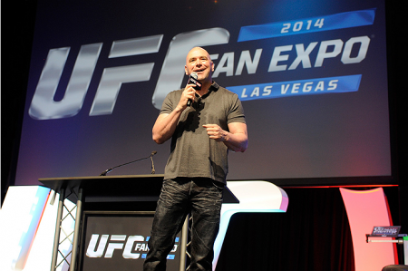 Presidente Dana White contará com esquadrão de lutadores ao seu lado no evento do dia 17/11. Foto: Josh Hedges/UFC